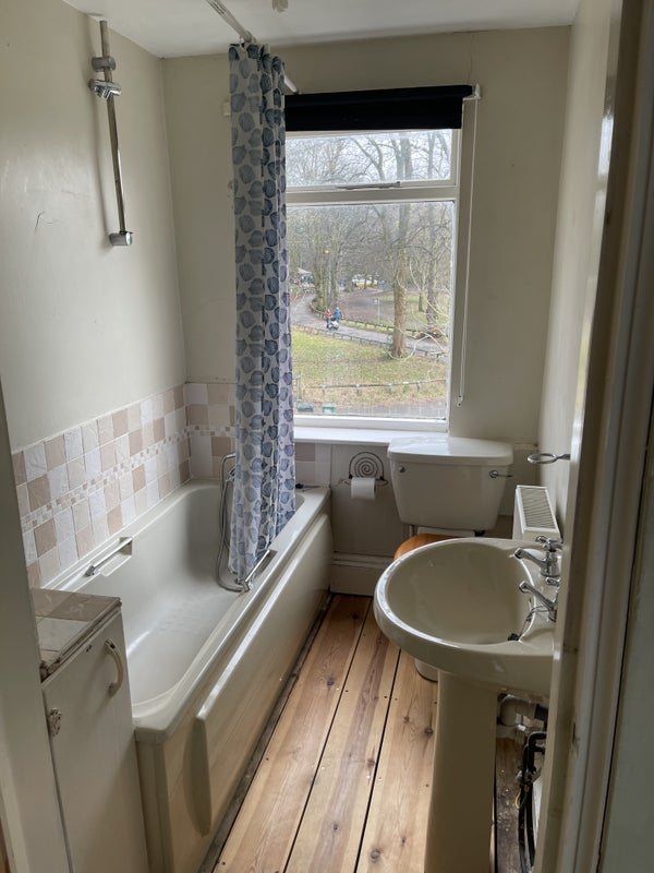 Room Kenwood Close in Trafford