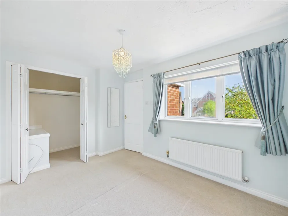 House Woodbreach Drive in Harborough