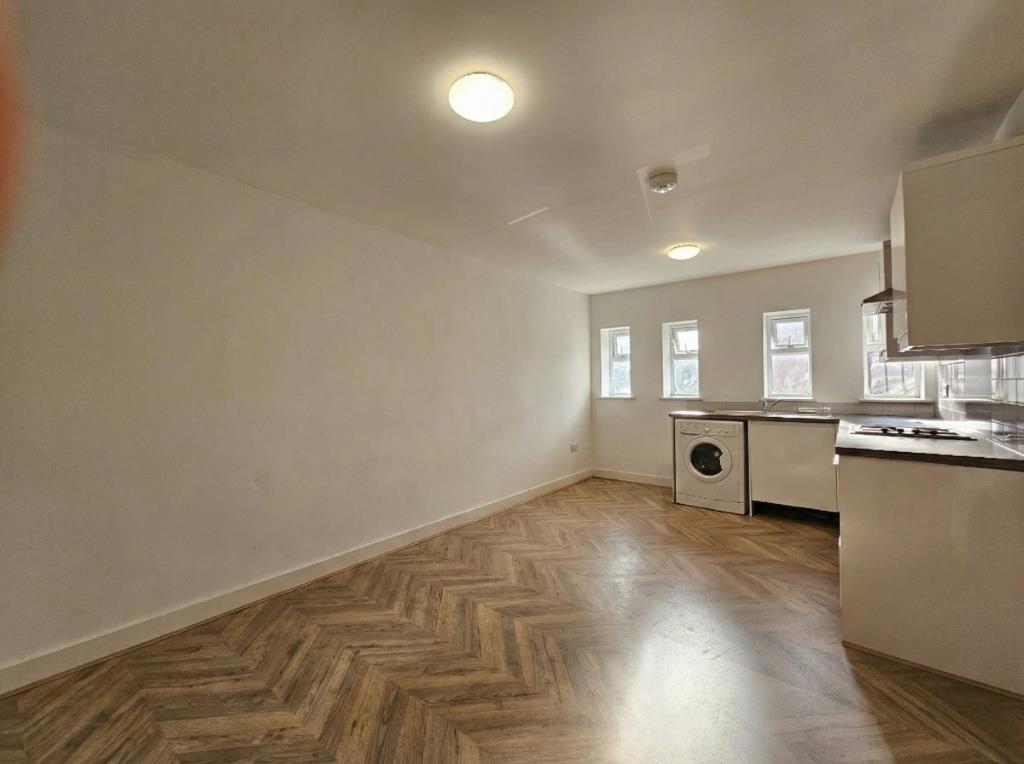 Flat Hawthorn Avenue in Trafford