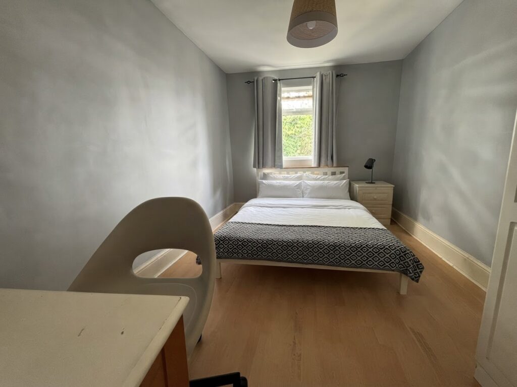 Room Clifton Place in Plymouth