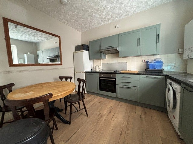 Room Clifton Place in Plymouth