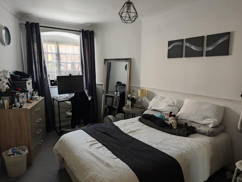Flat Erasmus Street in City of Westminster