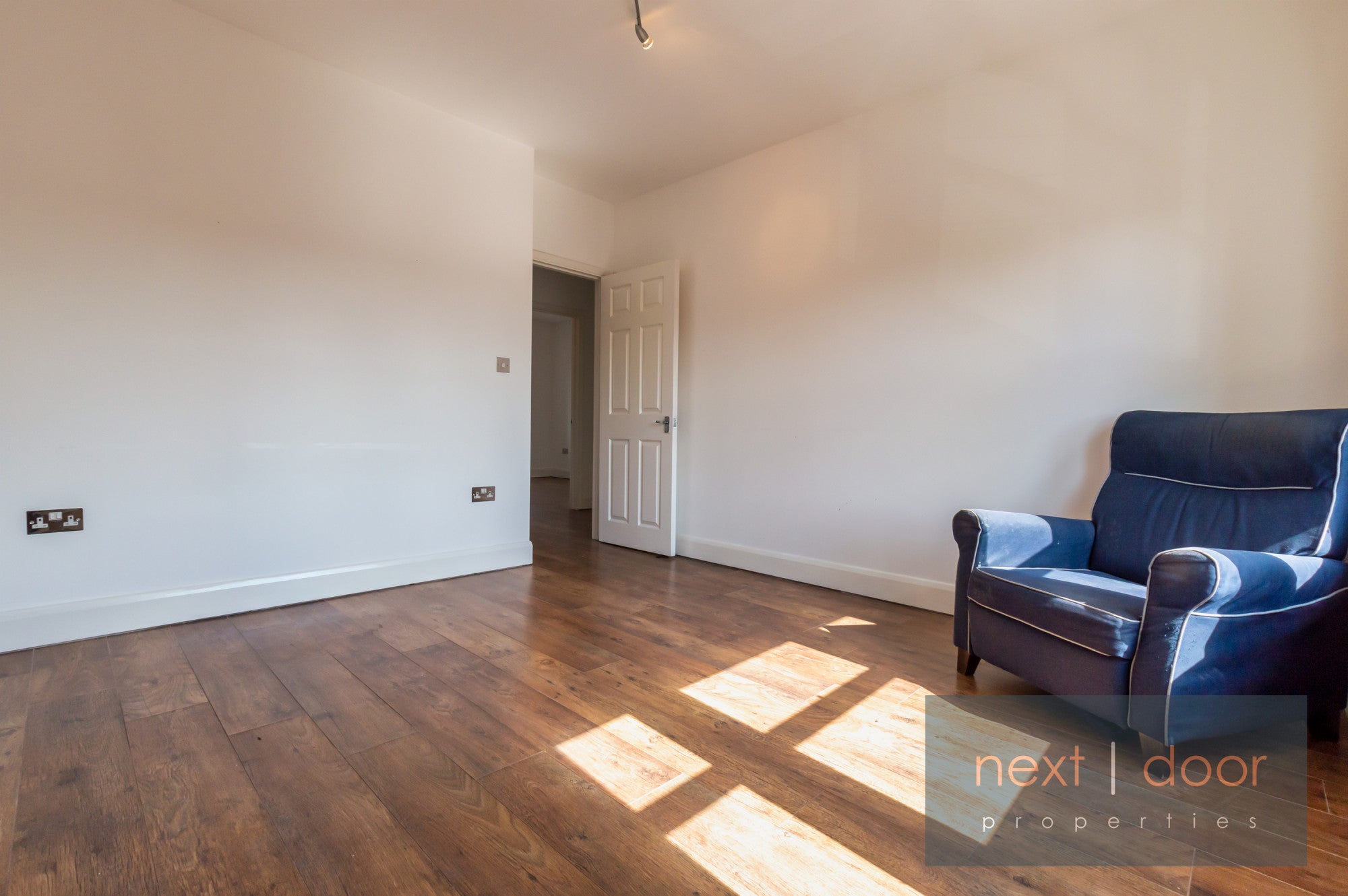 Flat Cranfield Road in London