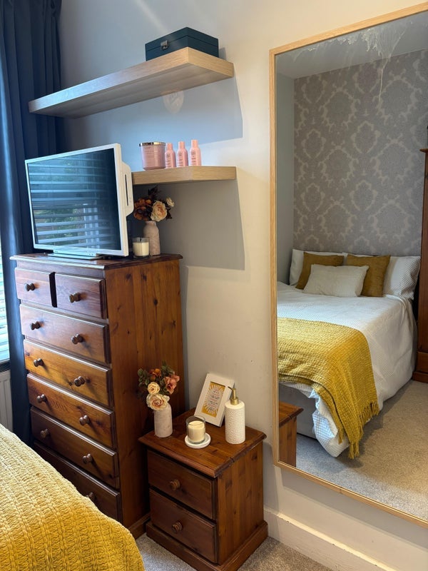 Room Darwin Road in Greater London