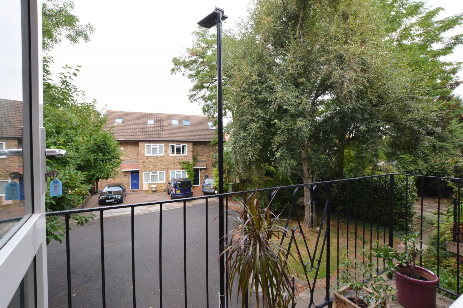 Flat Coniston Close in Greater London