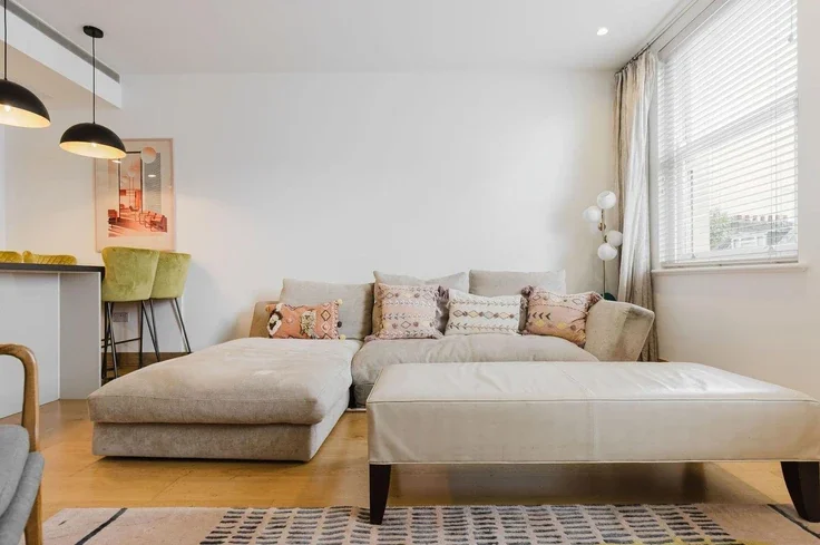 Flat Hereford Mews in City of Westminster