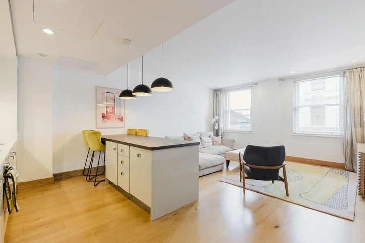 Flat Hereford Mews in City of Westminster