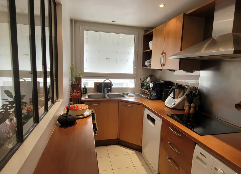 Flat Rue Pierre Brossolette in Issy-les-Moulineaux