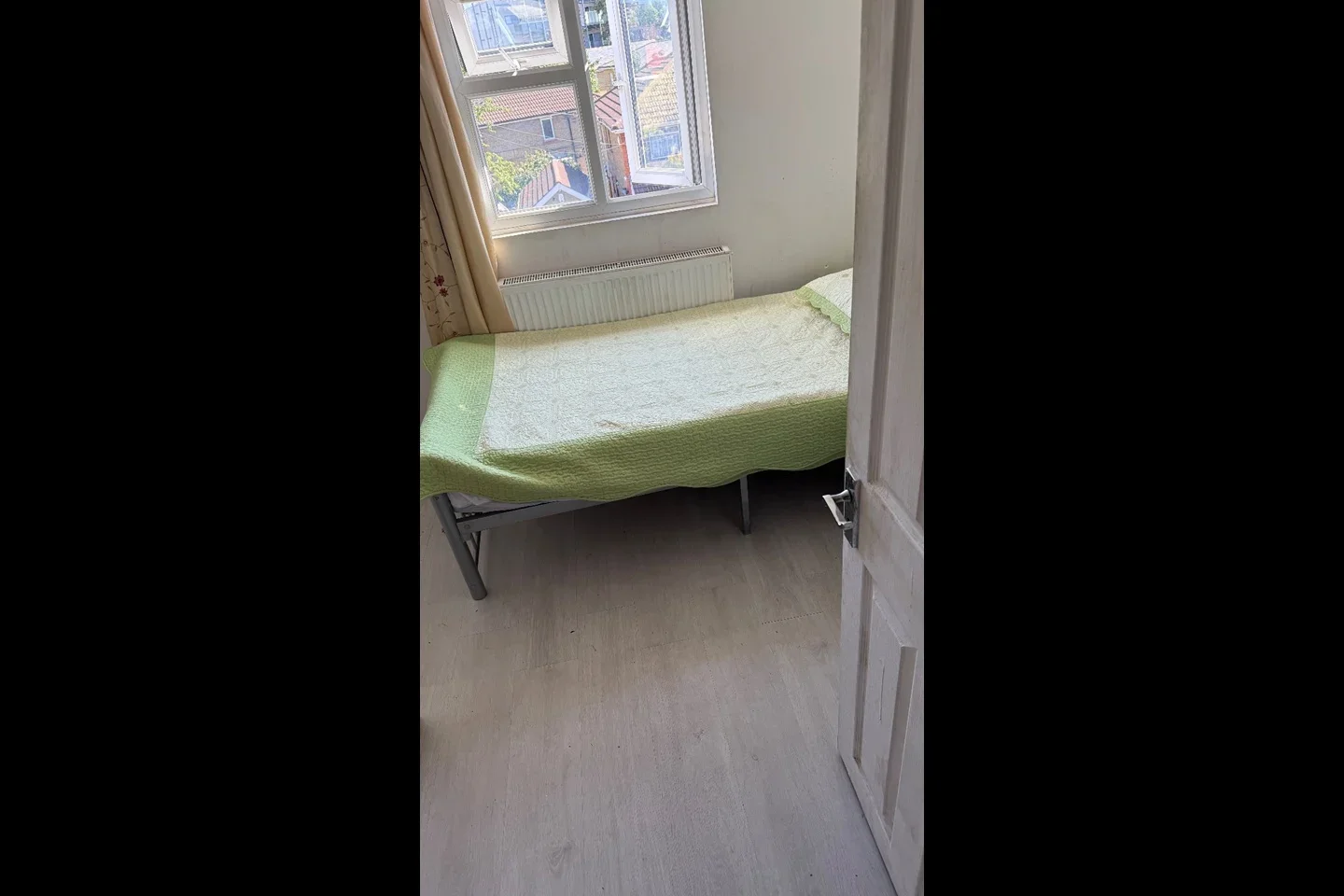 Room Perth Road in Greater London