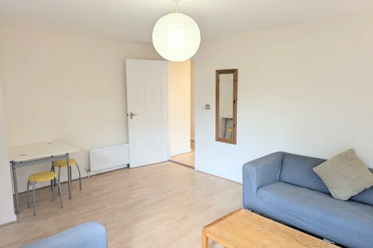 Flat Hopehill Gardens in Glasgow