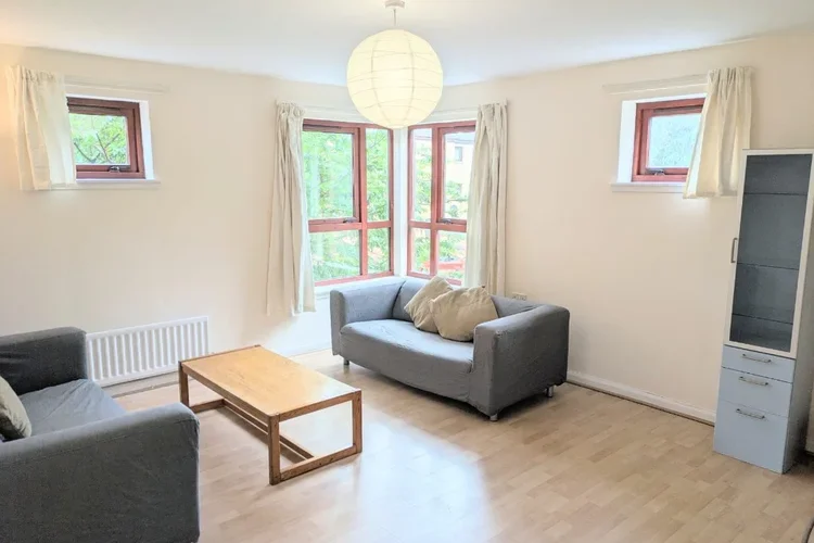 Flat Hopehill Gardens in Glasgow