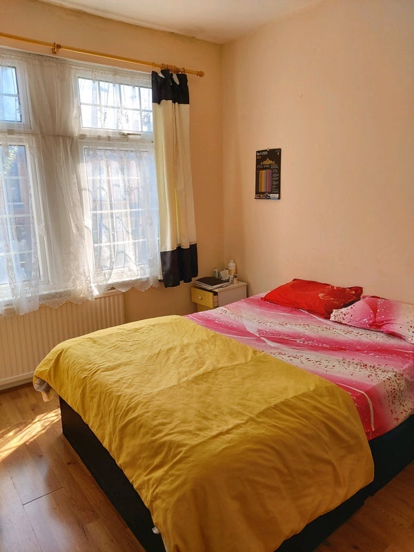 Room Leigh Road in Greater London