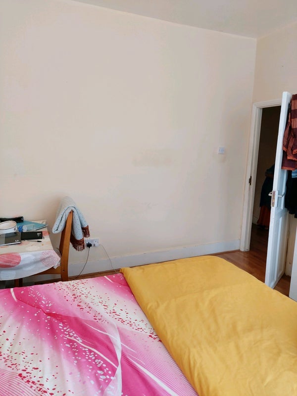 Room Leigh Road in Greater London