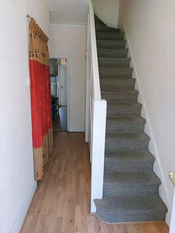 Room Leigh Road in Greater London