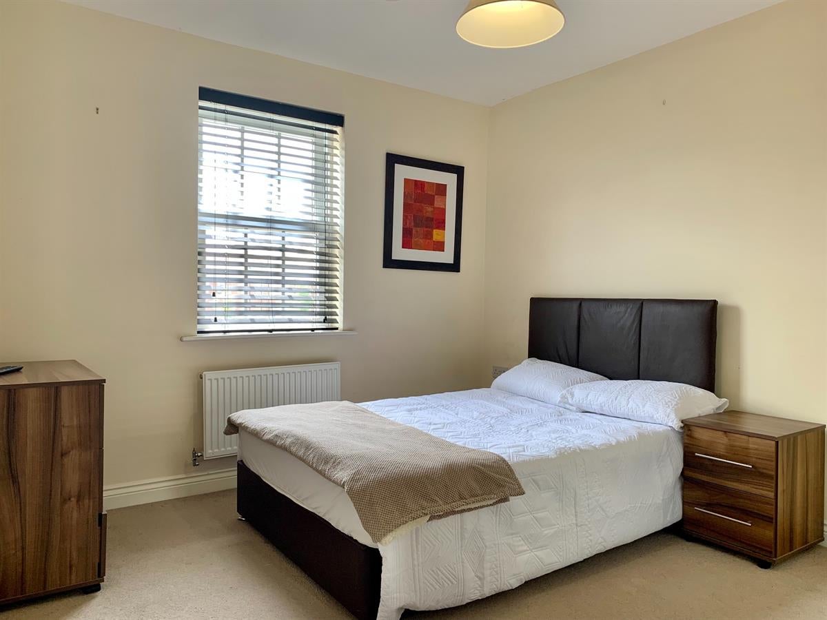 Room Saxon Way in Great Denham