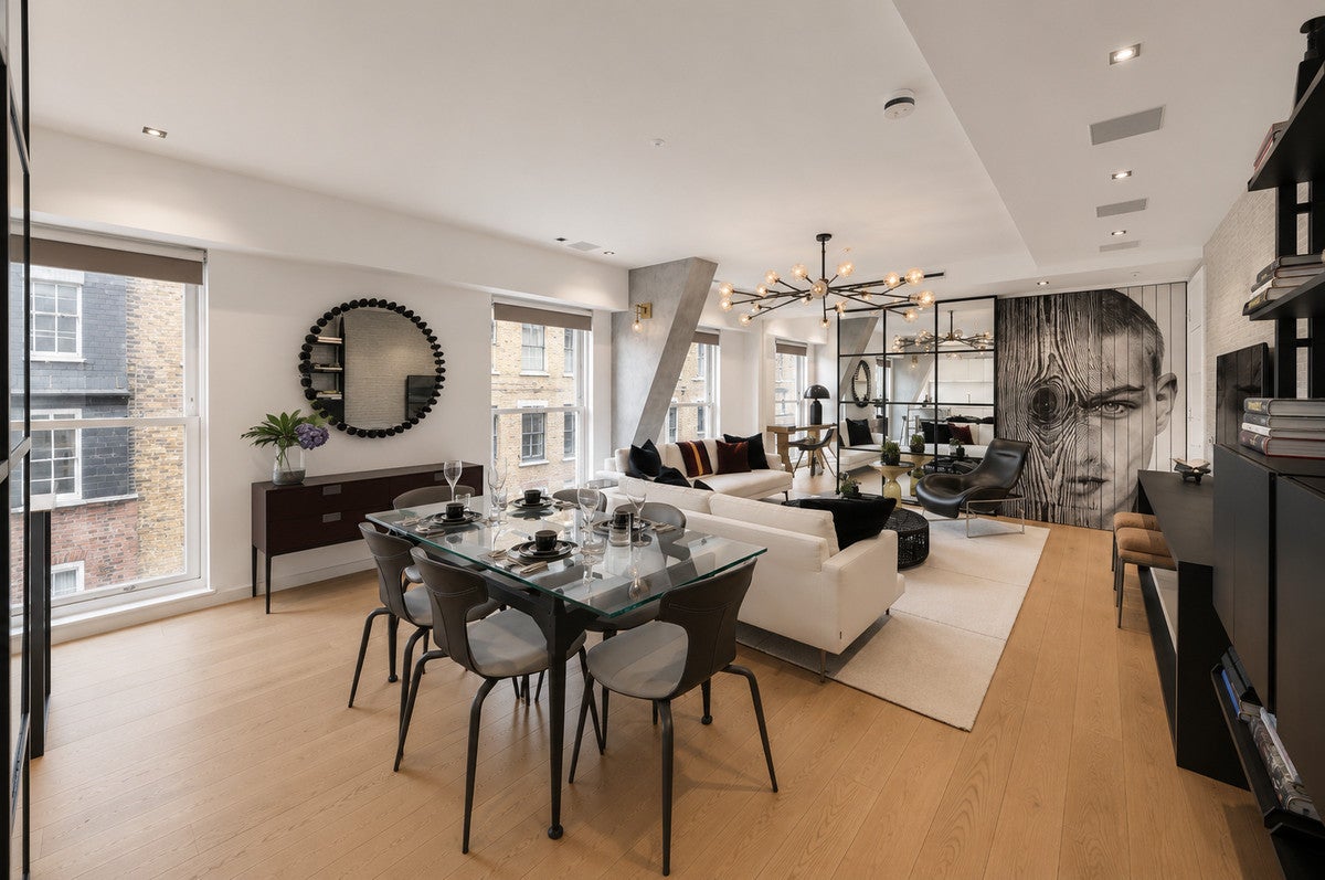 Flat Essex Street in City of Westminster