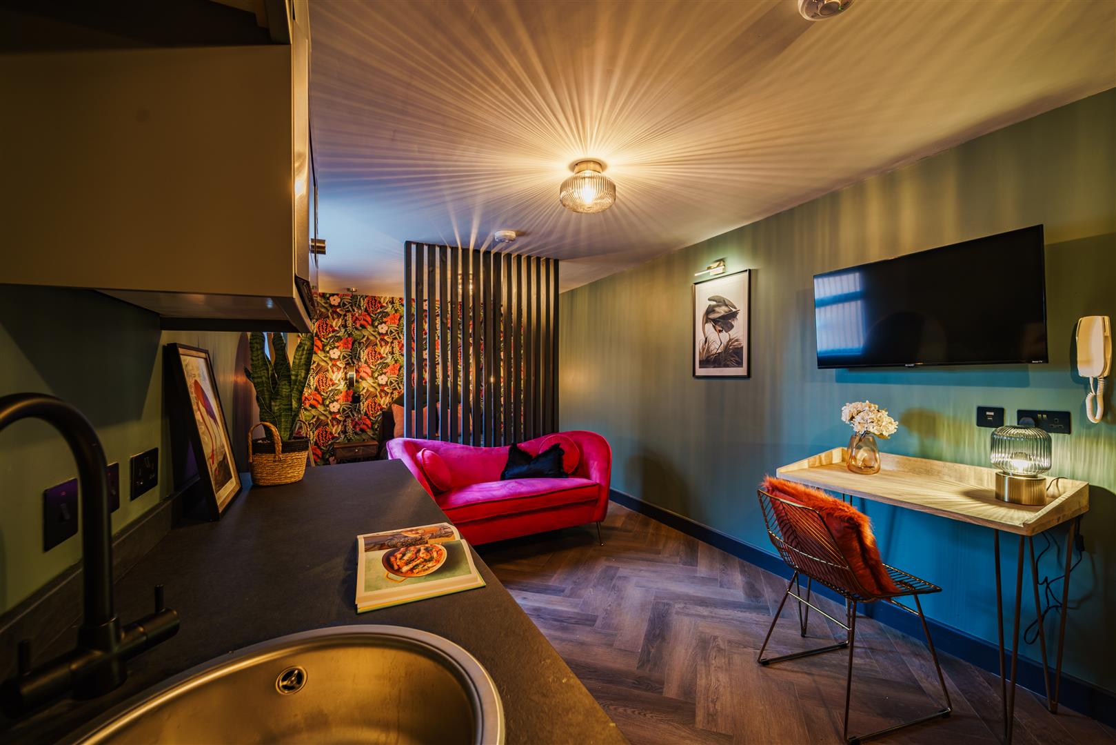 Room Albany Road in Coventry