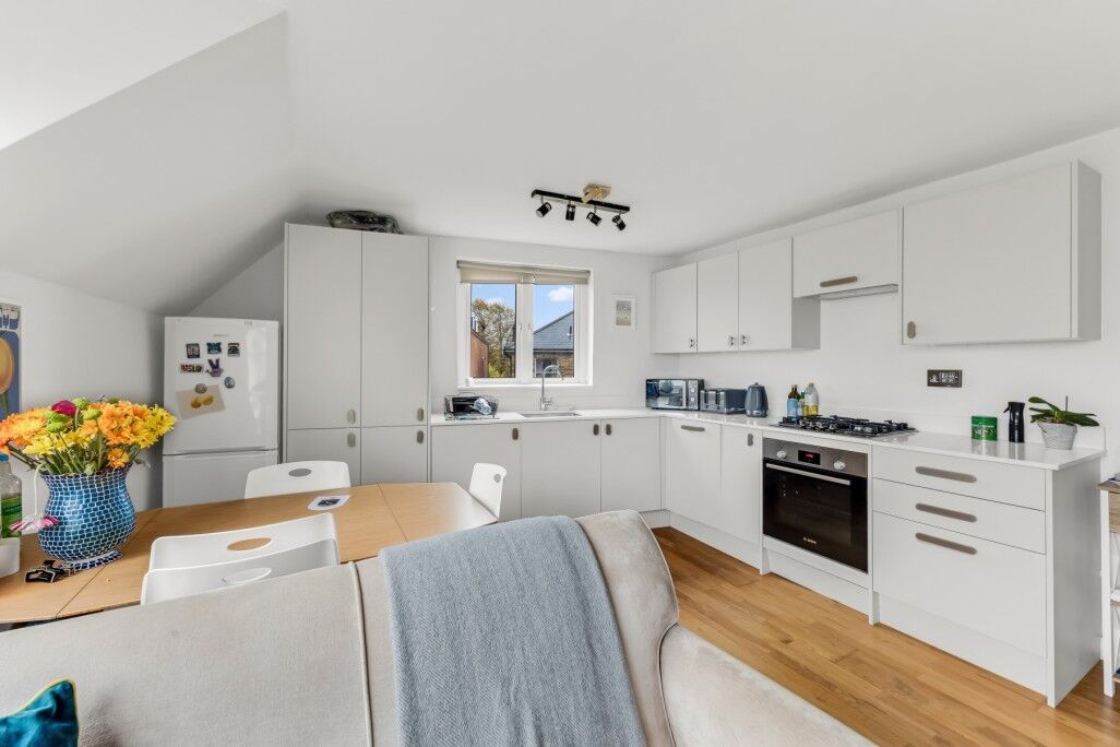 Flat Acol Road in Greater London