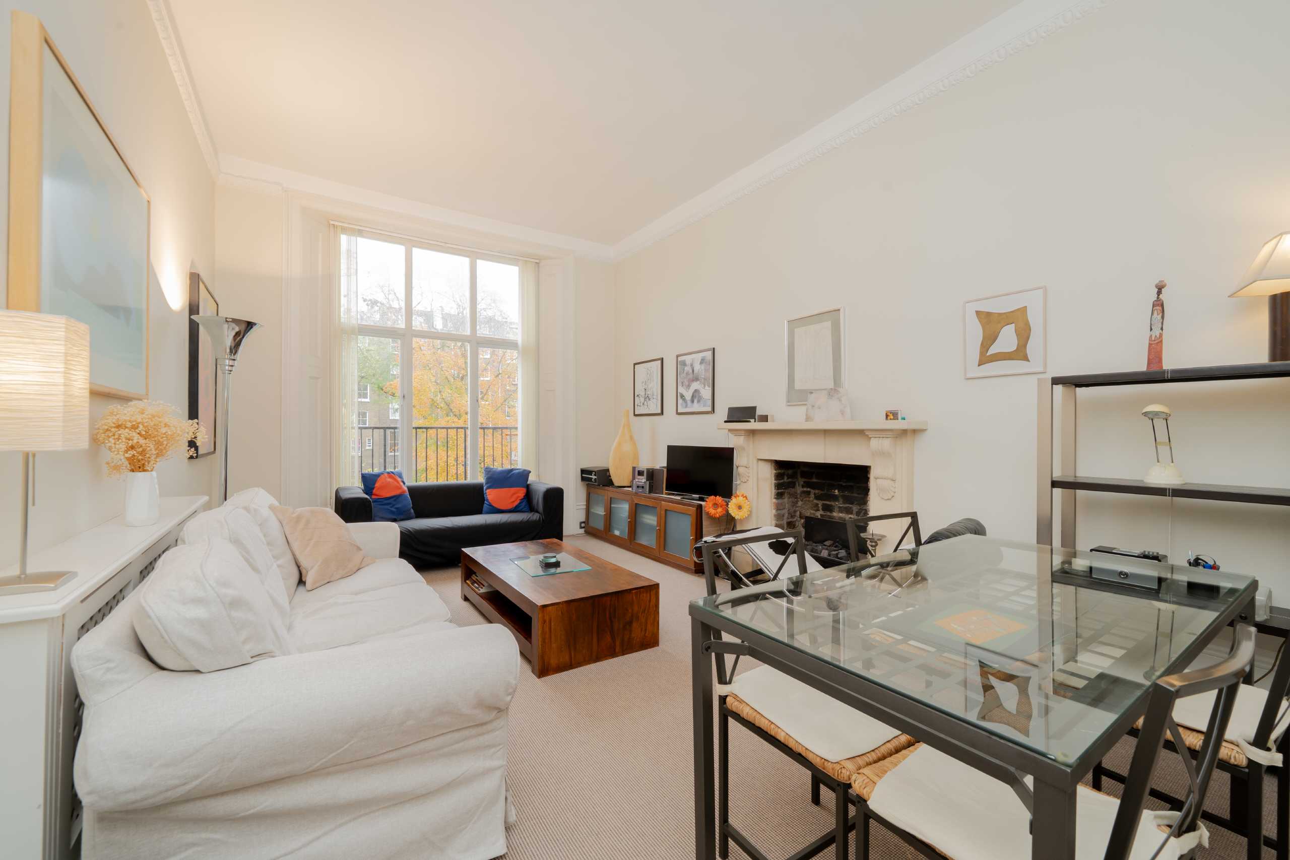 Flat Elgin Crescent in Greater London