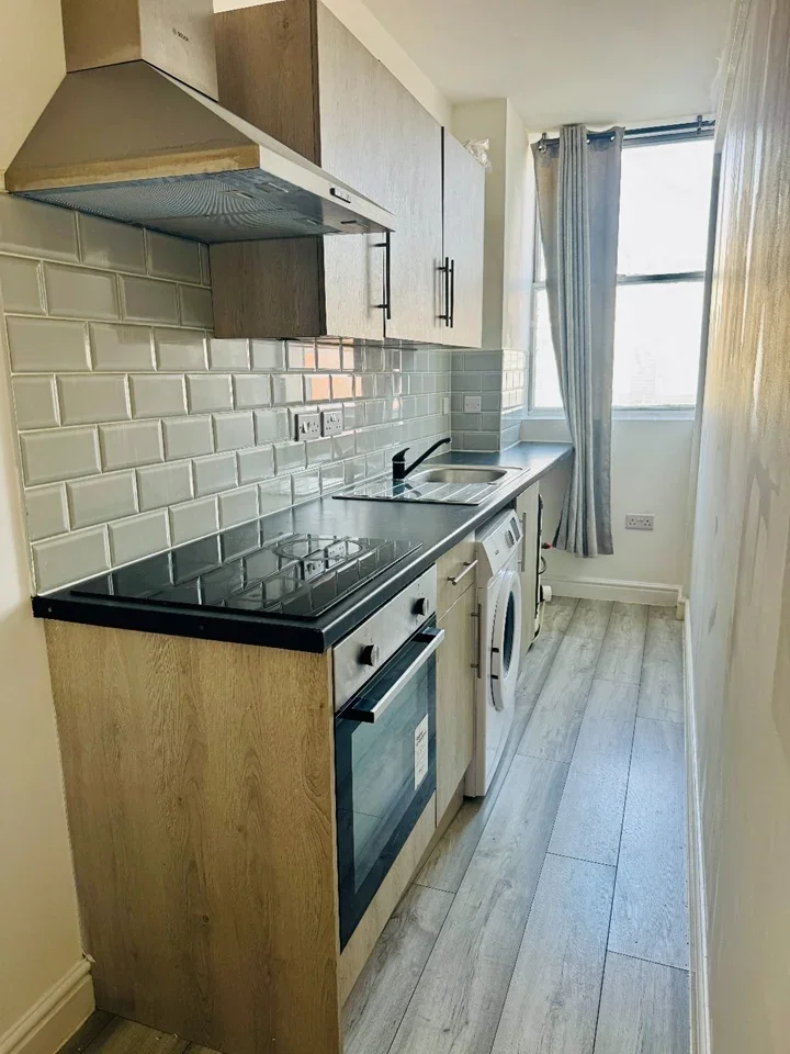 Flat Brigstock Road in Greater London