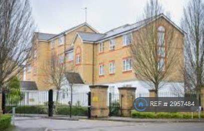 Room Clarence Close in Greater London