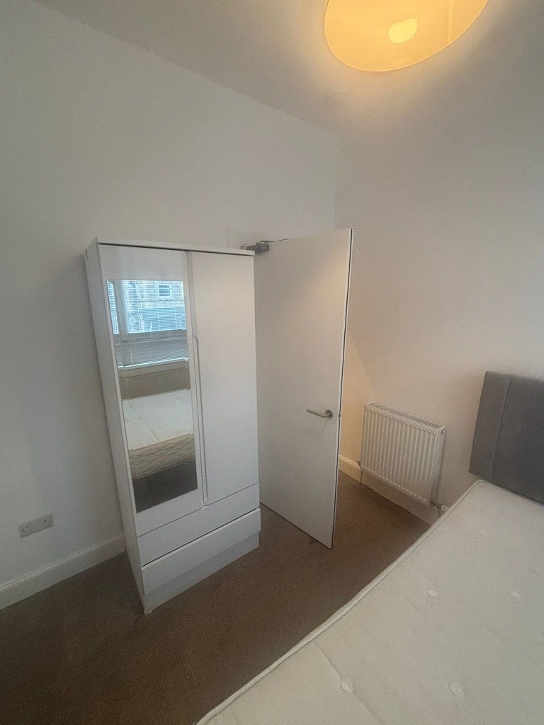 Flat Albert Street in City of Edinburgh