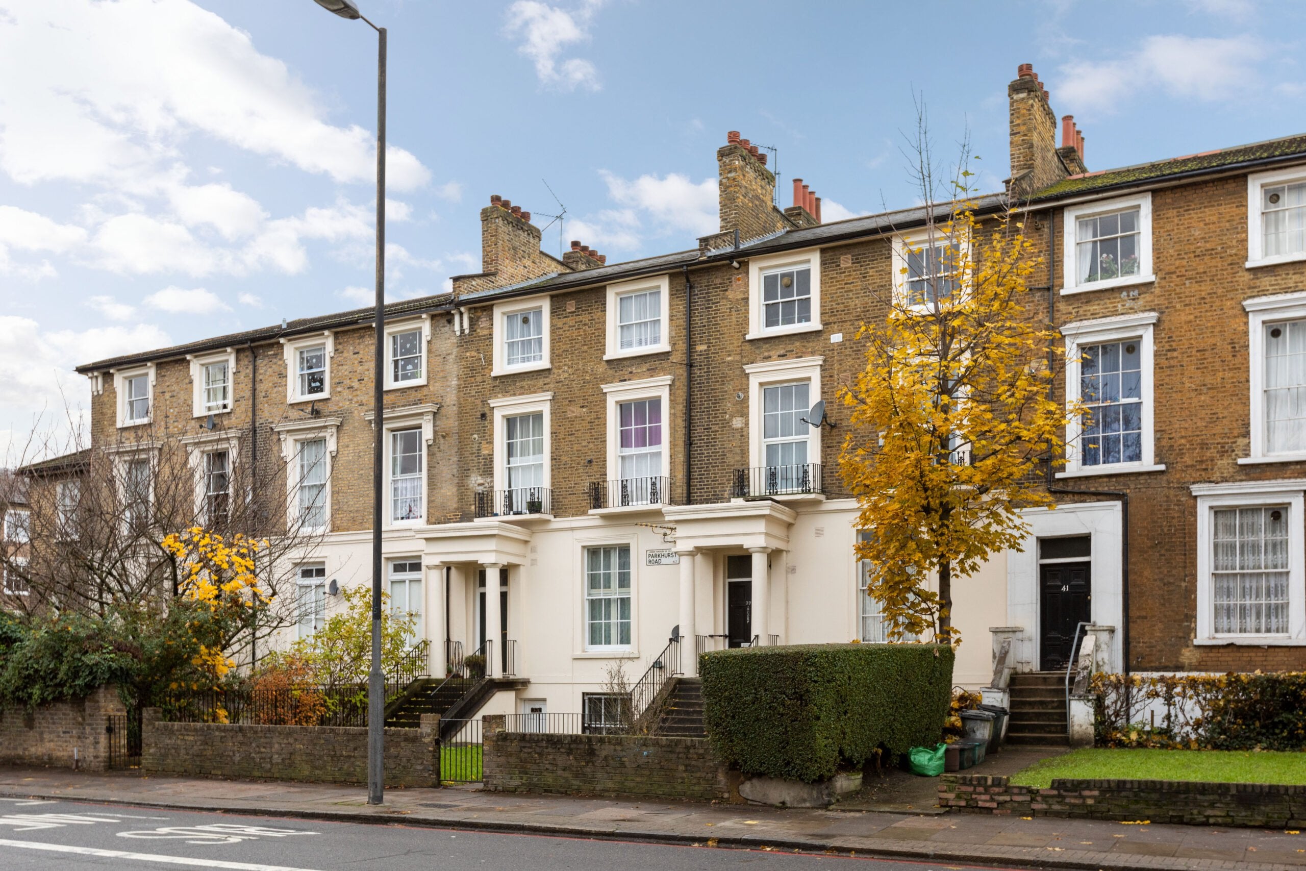 Flat Parkhurst Road in Greater London