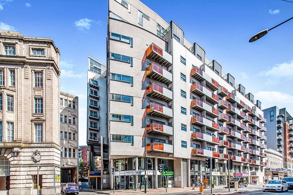 Flat Whitworth Street West in Manchester
