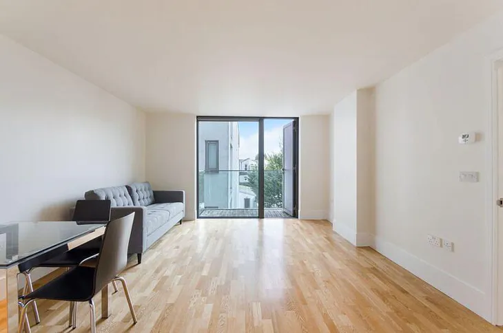Flat Gillespie Road in Greater London