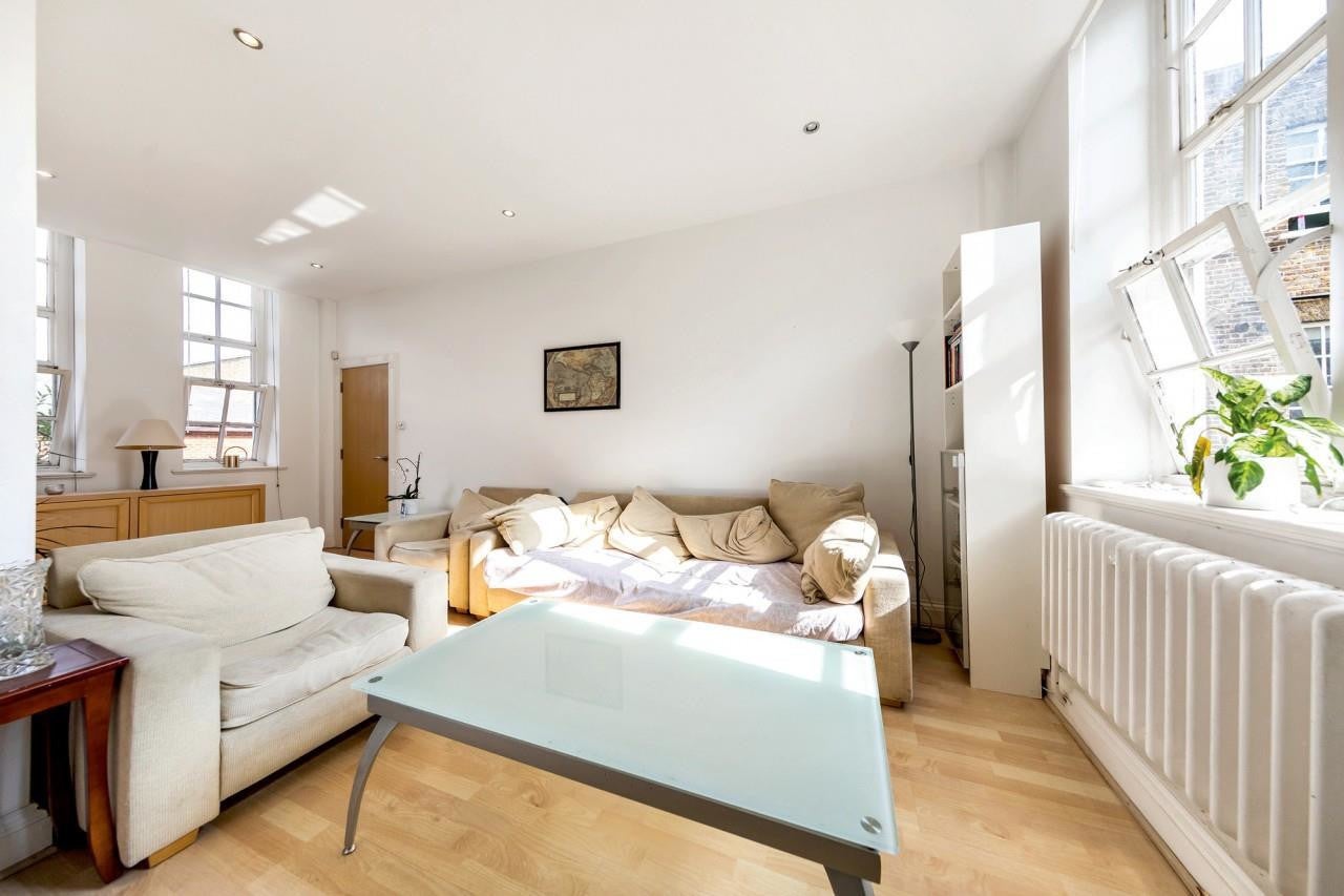 Flat Acre Lane in Greater London