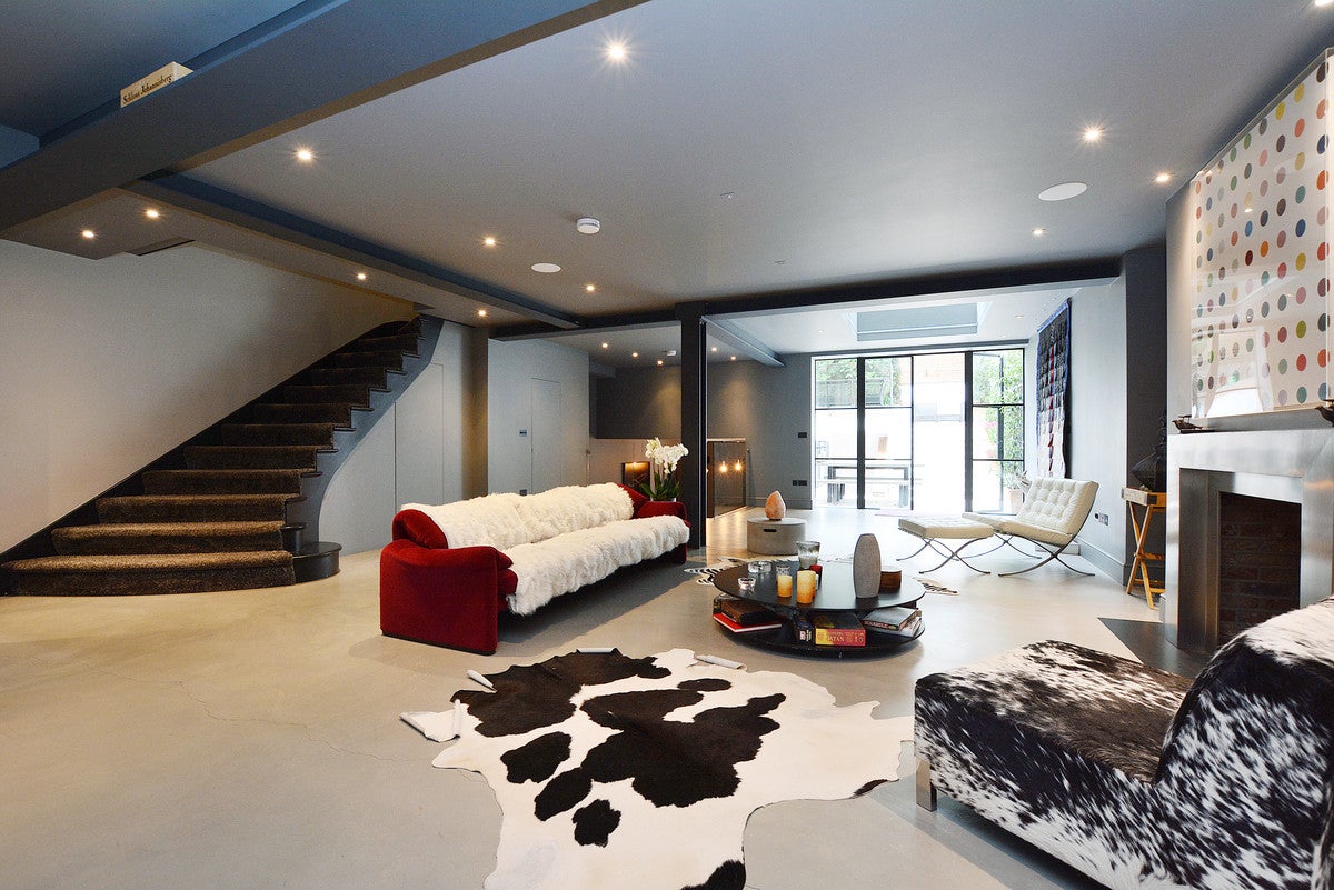 House Pembroke Gardens in Greater London