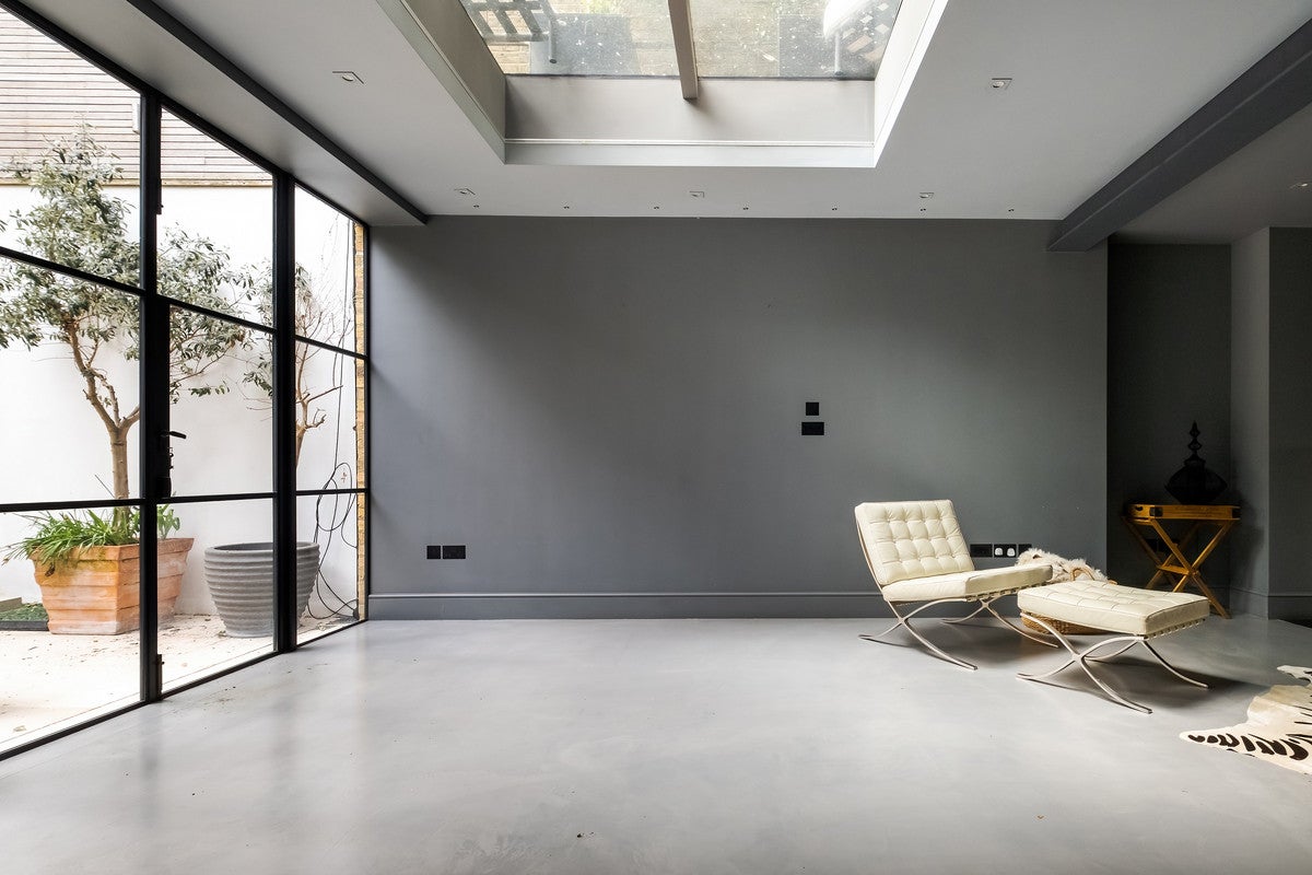 House Pembroke Gardens in Greater London