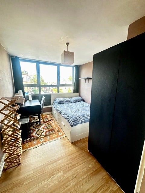 Room New Park Road in Greater London