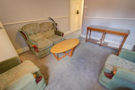 Room Edward Road in Leicester