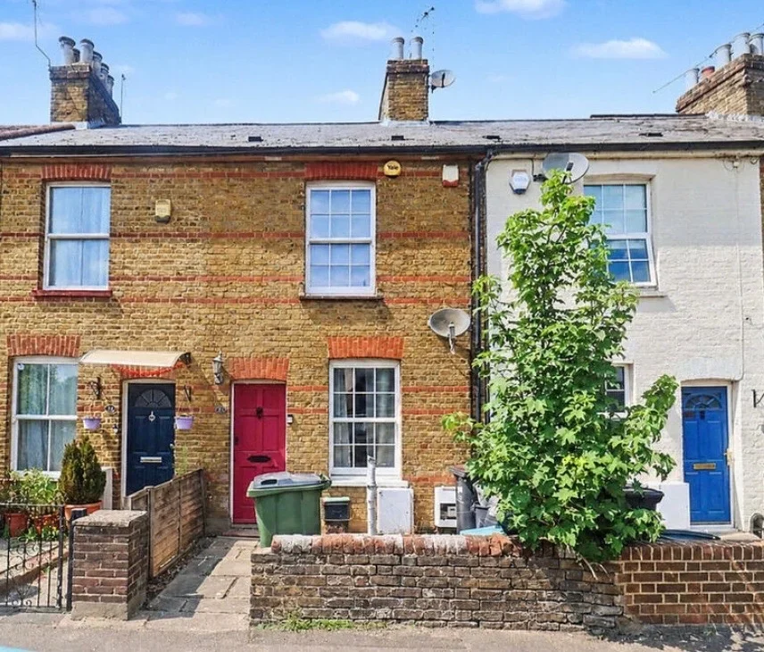 House Bridge Road in Greater London