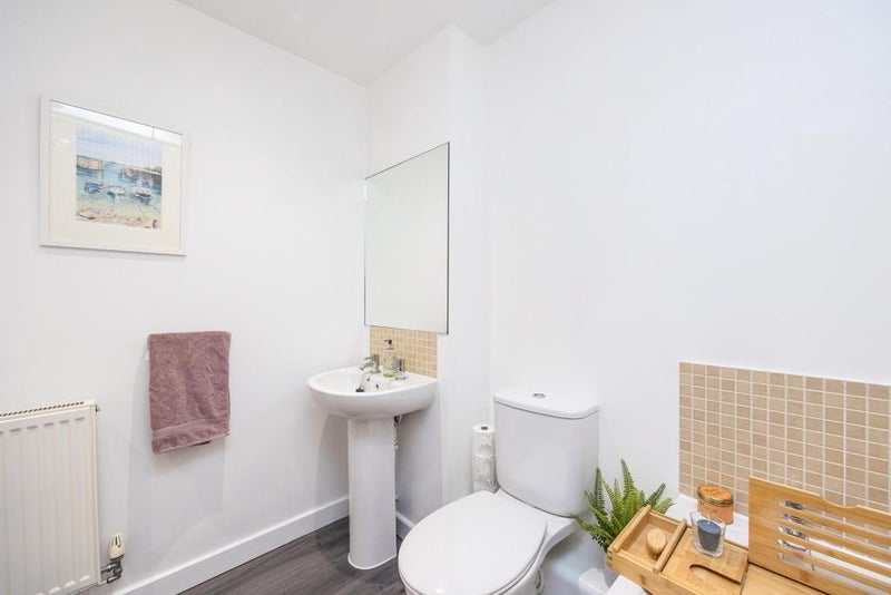 Room Tannin Crescent in Nottingham