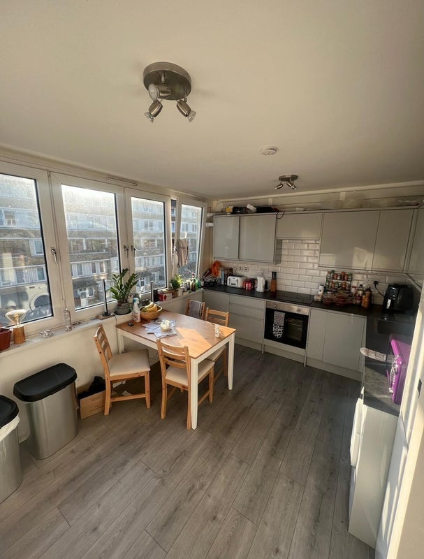 Room East Surrey Grove in Greater London
