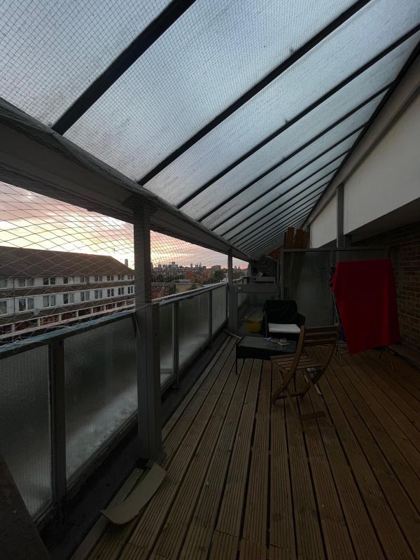 Room East Surrey Grove in Greater London