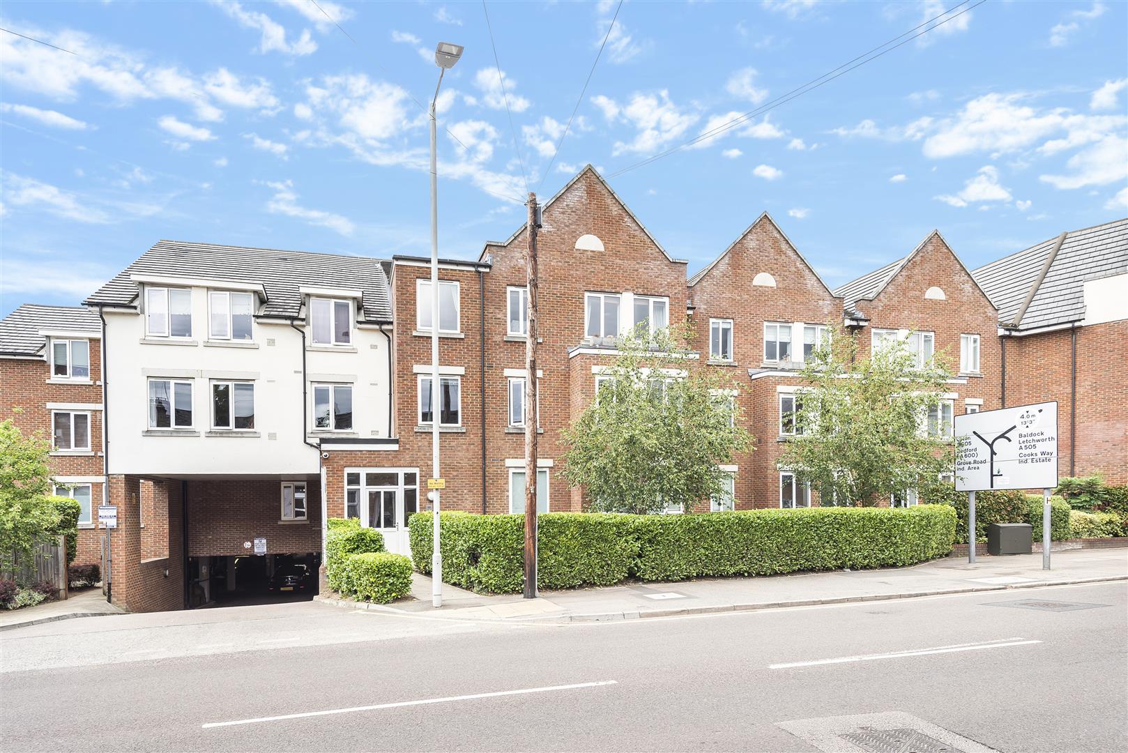 Flat Nightingale Road in North Hertfordshire