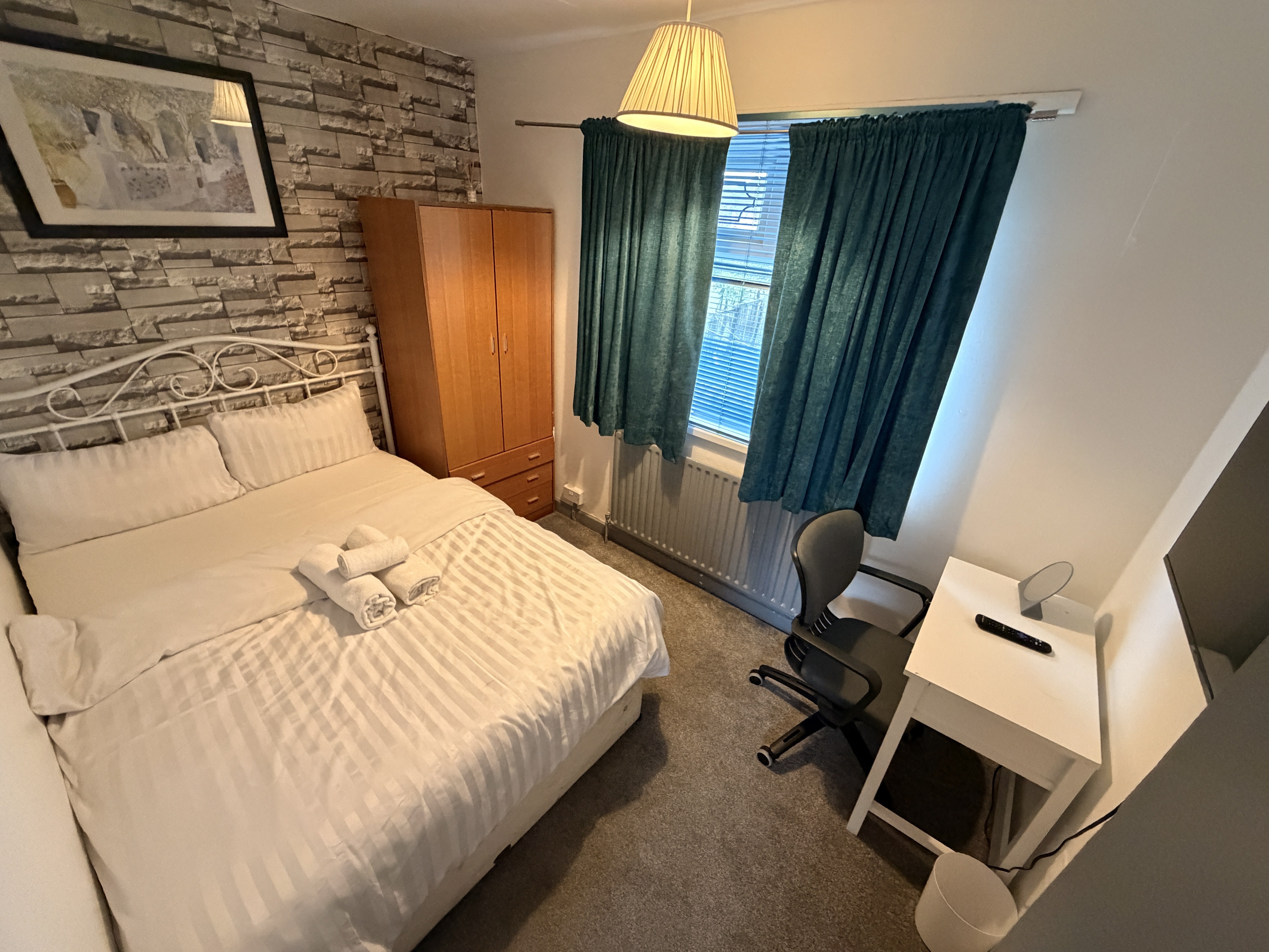 Room Eastern Avenue South in Northampton