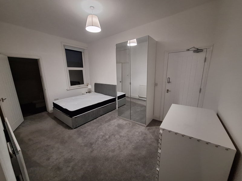 Room Howe Street in Gateshead