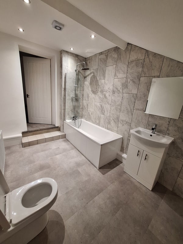 Room Howe Street in Gateshead