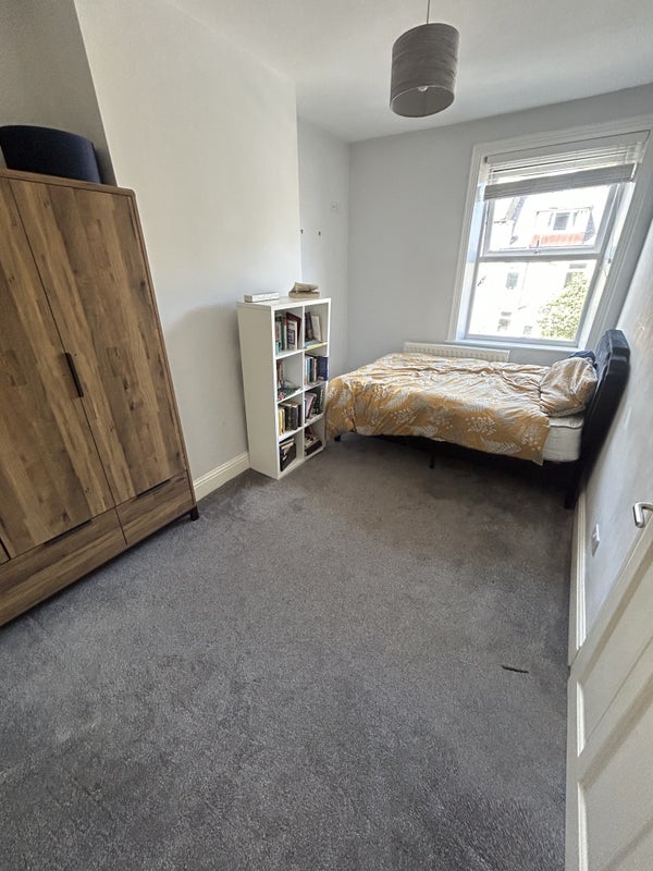 Room Gladstone Street in Leeds