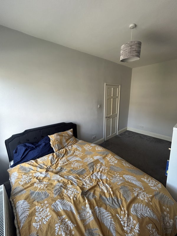Room Gladstone Street in Leeds