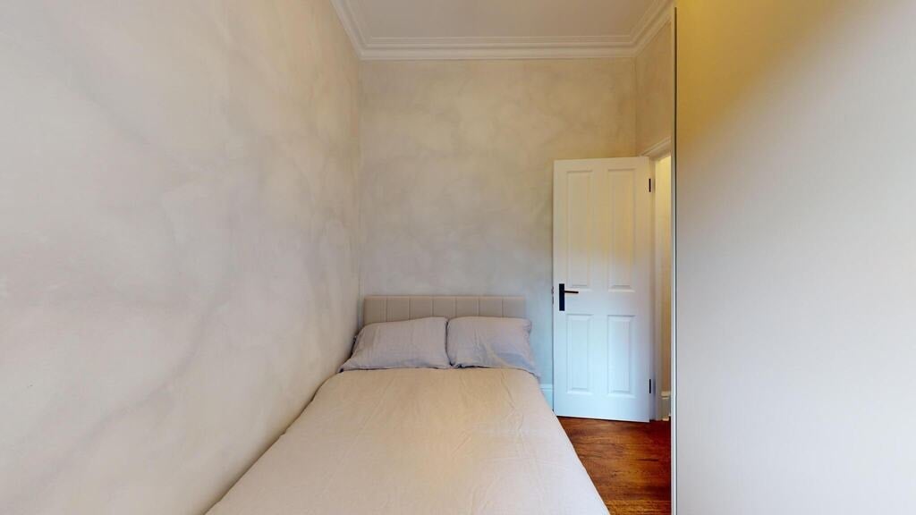 Flat Caledonian Road in Greater London