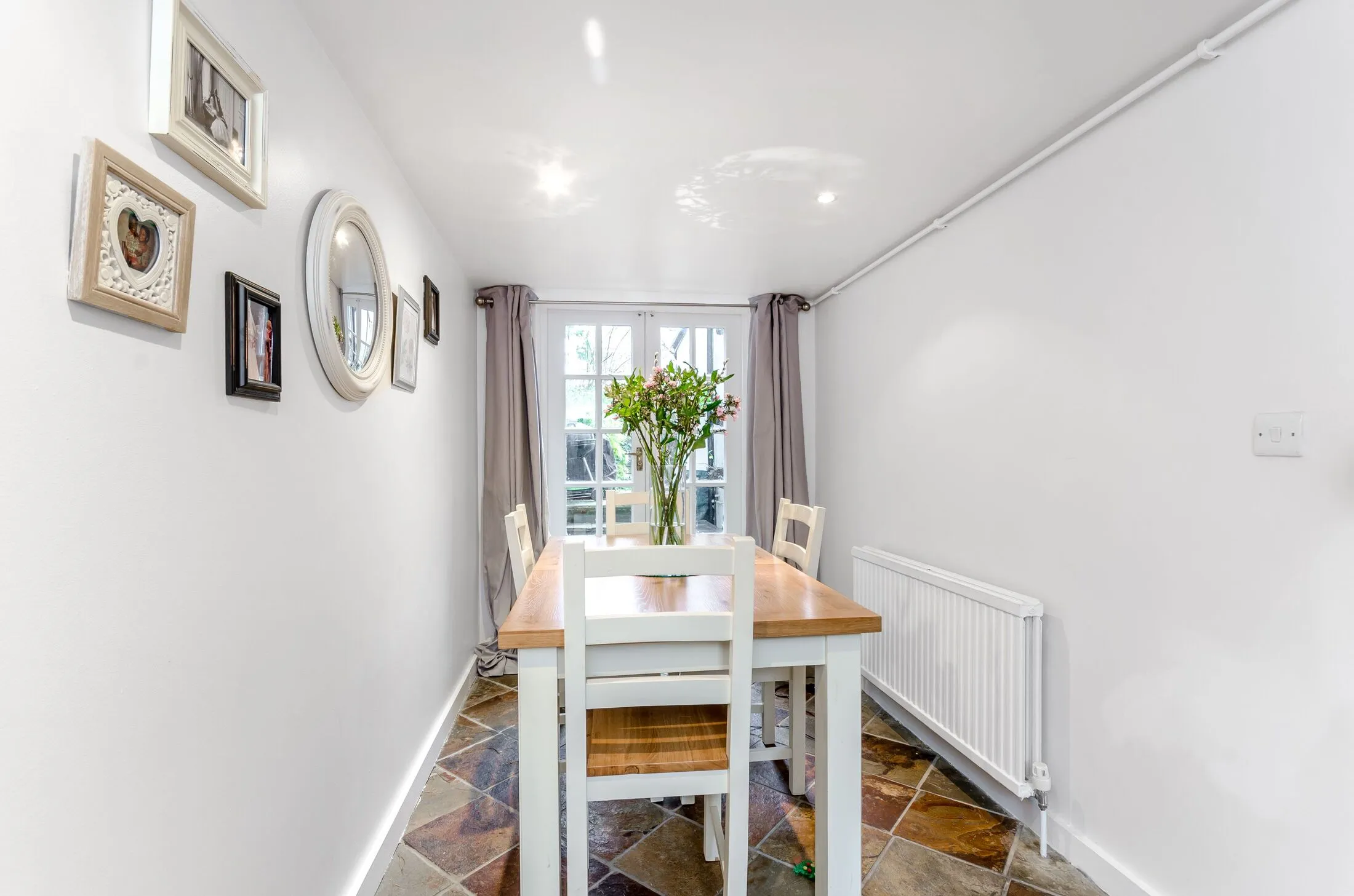 Flat Kingston Road in Greater London