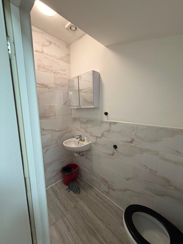 Room Walthamstow Avenue in Greater London