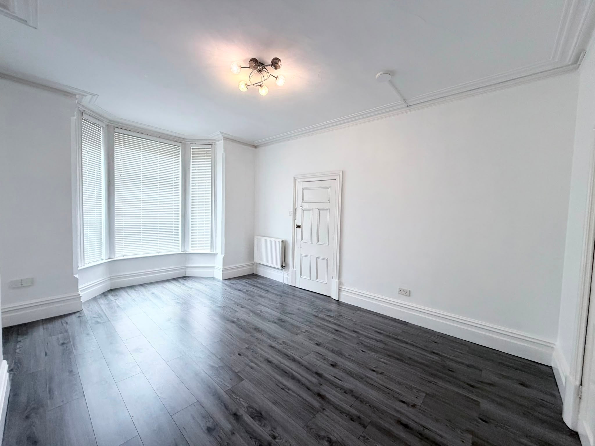 Flat Fletton Avenue in Peterborough