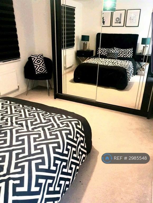Room Richmer Road in Greater London