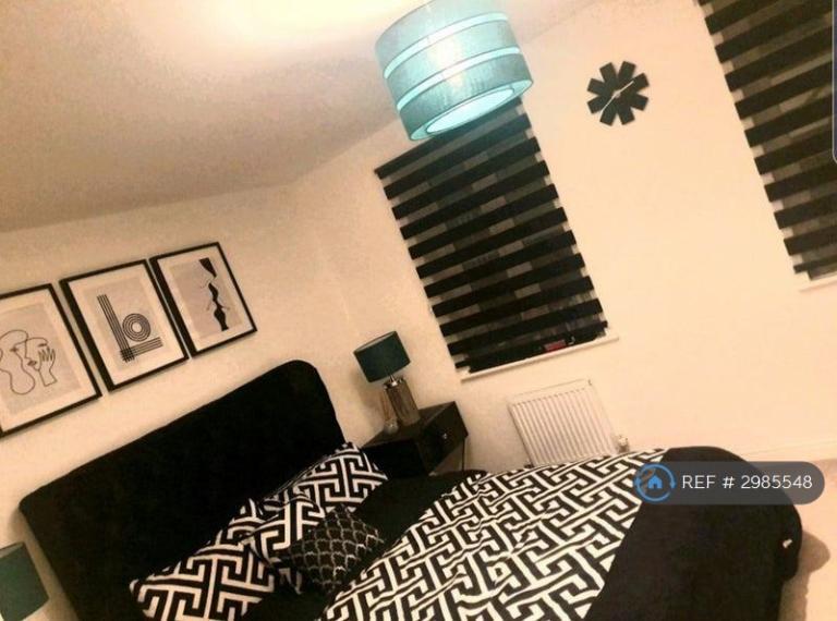 Room Richmer Road in Greater London